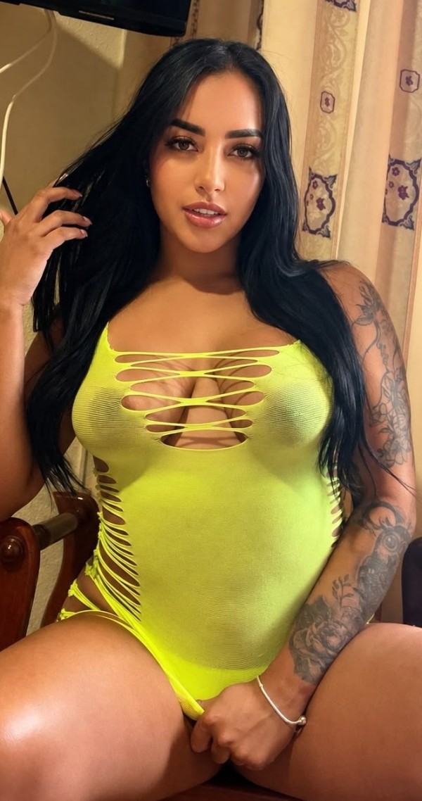 ORIANA TU COLOMBIANA CALIENTE PARA PASARLO BOMBA