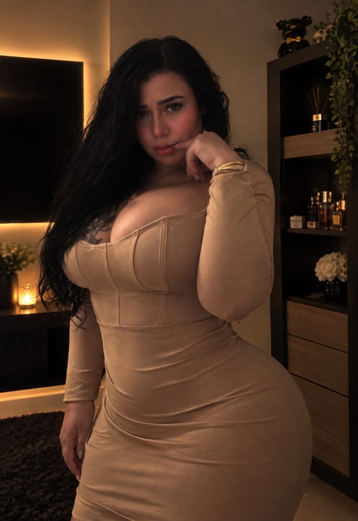 BELLA LATINA DE CURVAS PERFECTAS CACHONDA SENSUAL TRAVIESA UNICA NOVEDAD