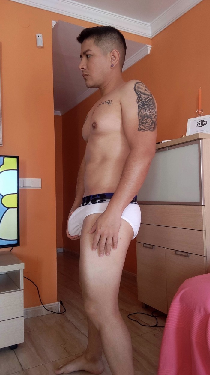 MASAJISTA POLLON PARA CHICOS! LATINO BLANCO DISCRETO CONFIABLE CON SITIO