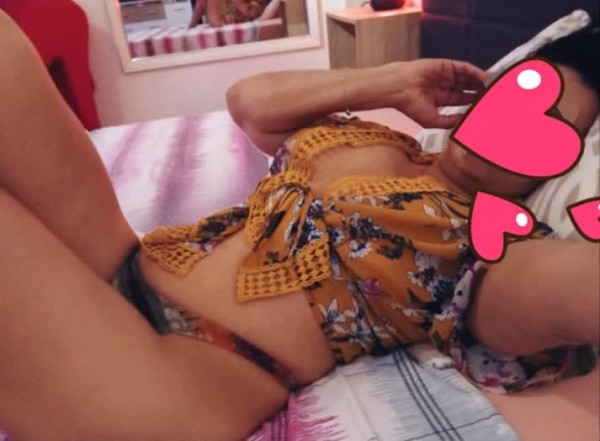 Lili Madurita Elegante y atractiva. Cuerpo natural