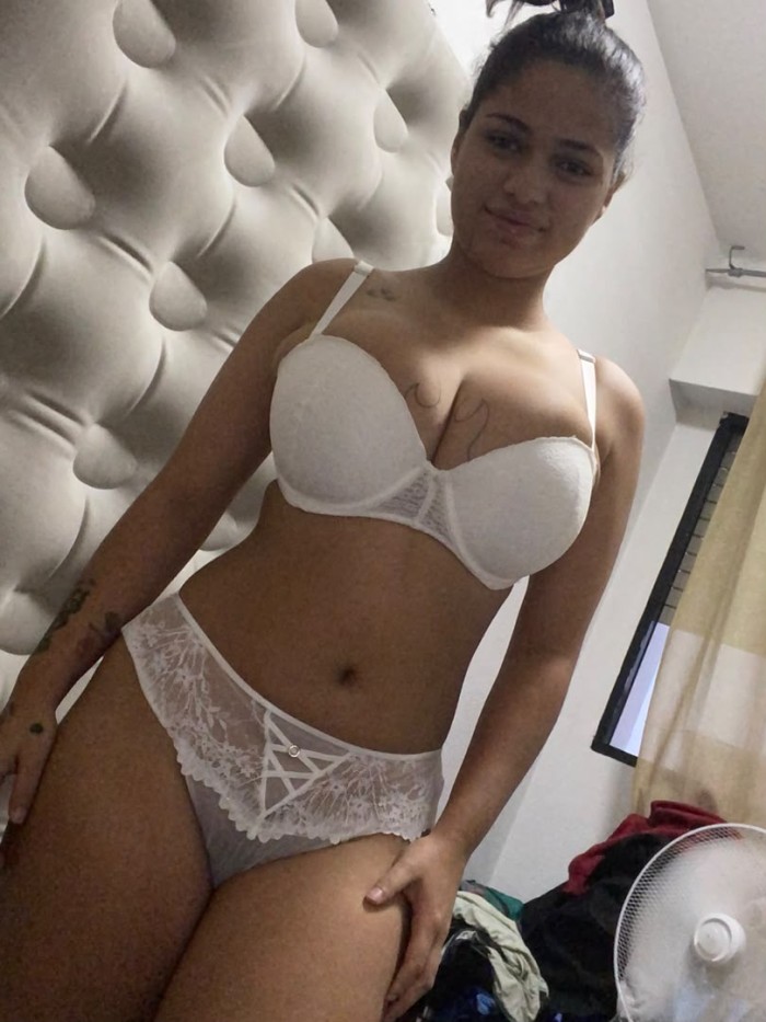 ARDIENTE TRIO DE AMIGAS LUJURIOSAS SENSUALES