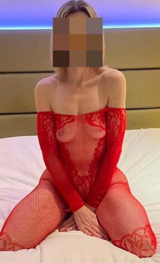 LUZ EN HUELVA MADURITA DELGADITA CARIÑOSA FIESTERA JUGUETONA Y DISCRETA