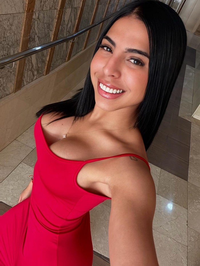 SABRINA UN BOMBONCITO   LA MEJOR FIESTA DE TU