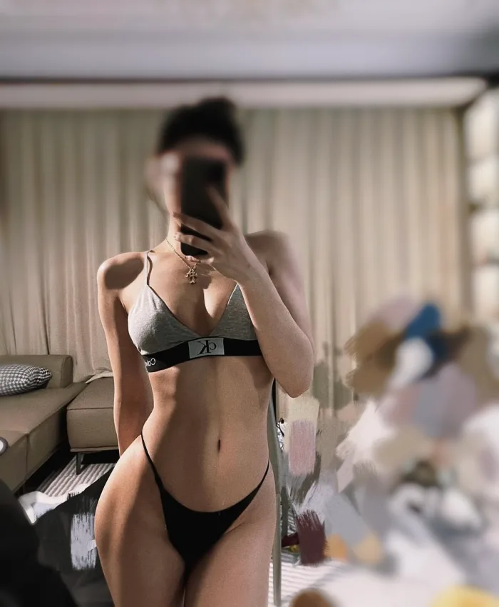 Nueva chica fantástica le gustaS— X— Y Call Me Now