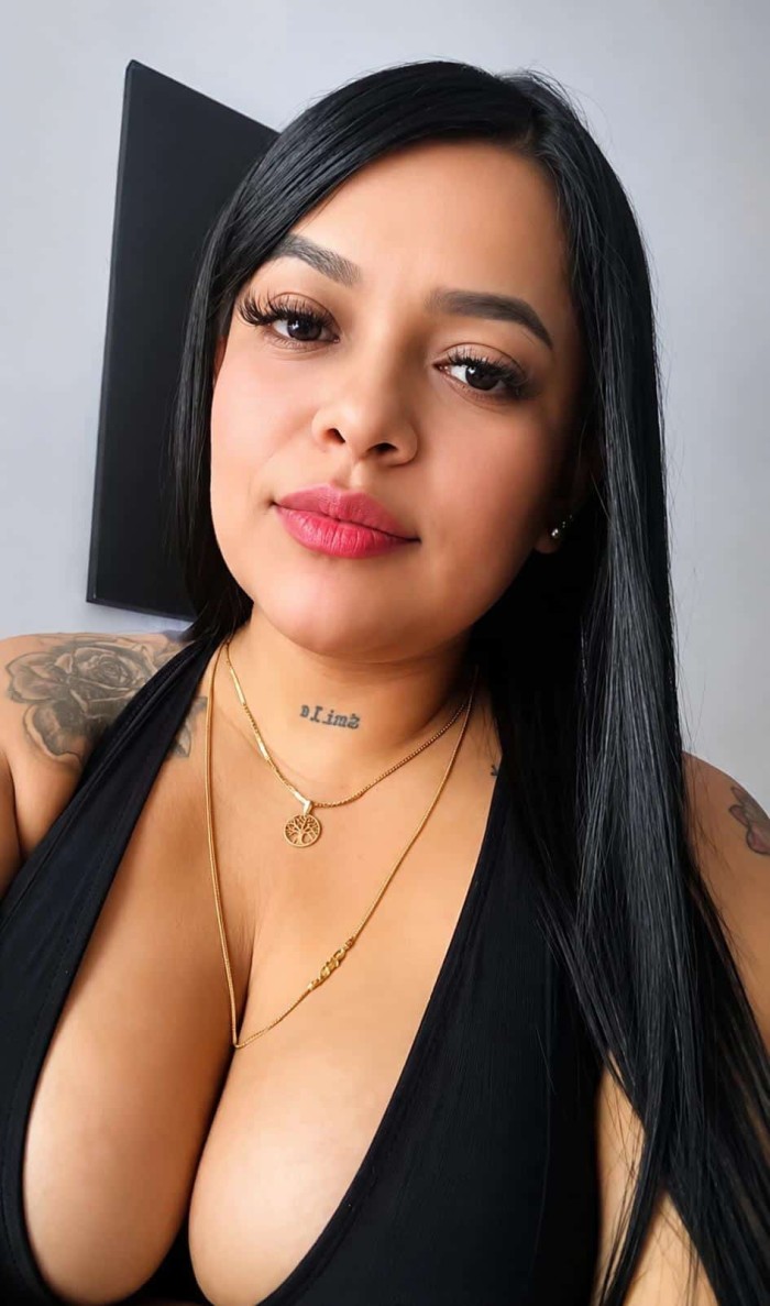 DELICIOSA IMPLICADA SEXO PASION Y LUJURIA