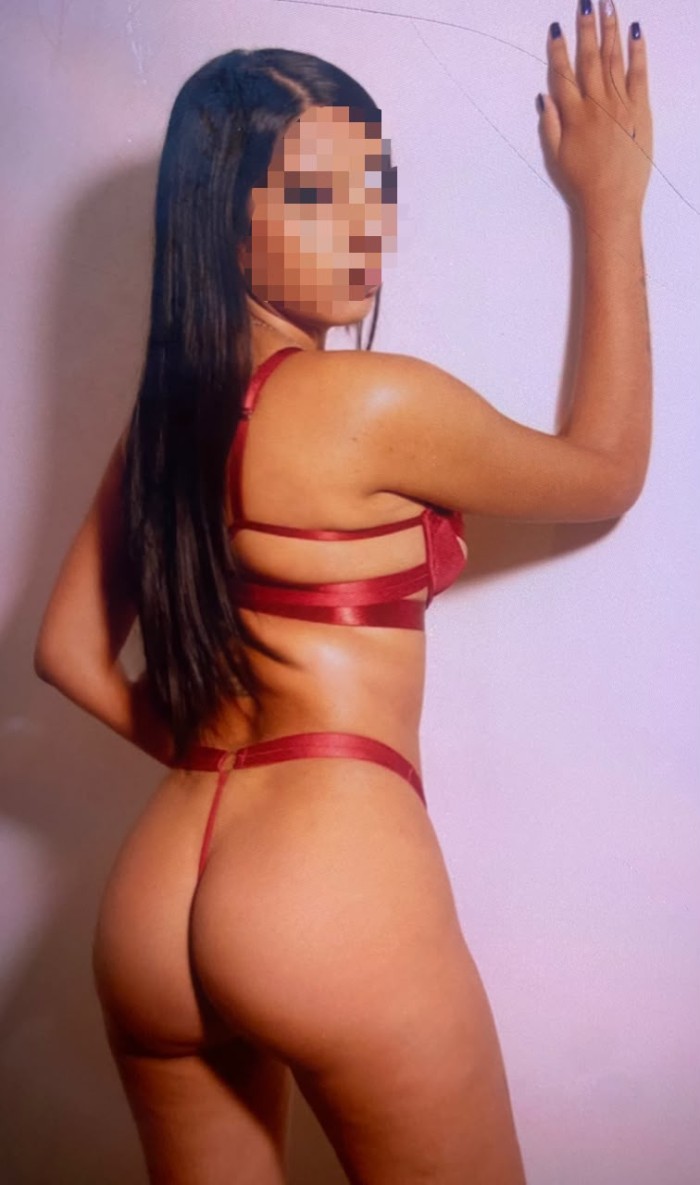 JOVEN COQUETA Y MUY IMPLICADA