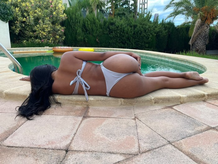 JOVEN COQUETA Y MUY IMPLICADA