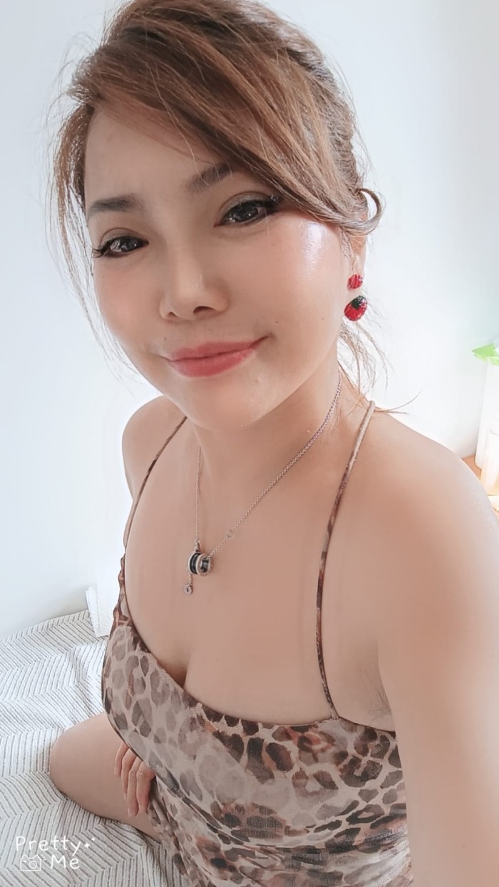 China chica en vecindario de balos
