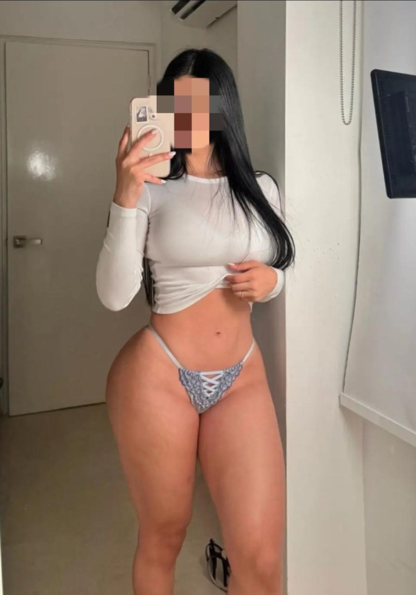 NOVEDAD LATINA SEXY ARDIENTE Y COMPLACIENTE