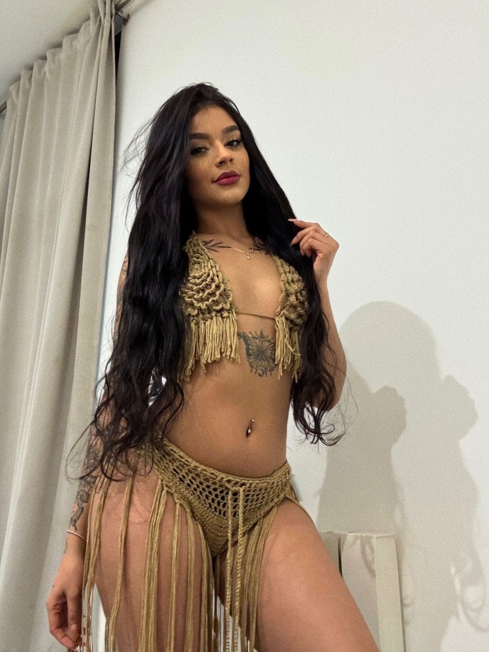 UNA HERMOSA JOVEN!!