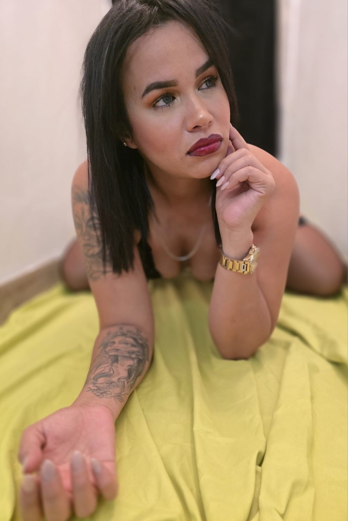 NIKOL UNA AUTÉNTICA COLOMBIANA PRIMERA VEZ