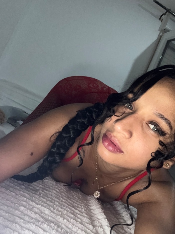 UNA MORENA FLACA Q TE HARA CORRER BIEN RICO!!