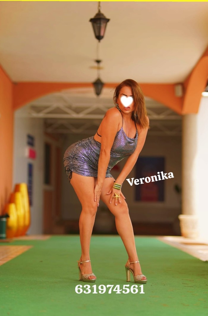 VEN FOLLAME EN LA DUCHA ESTOY SOLITA PARA TI regrese