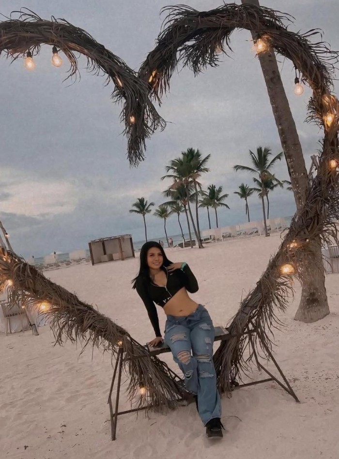 EN EL ZAPILLOARDIENTE DISPUESTA AL SEXO FULL