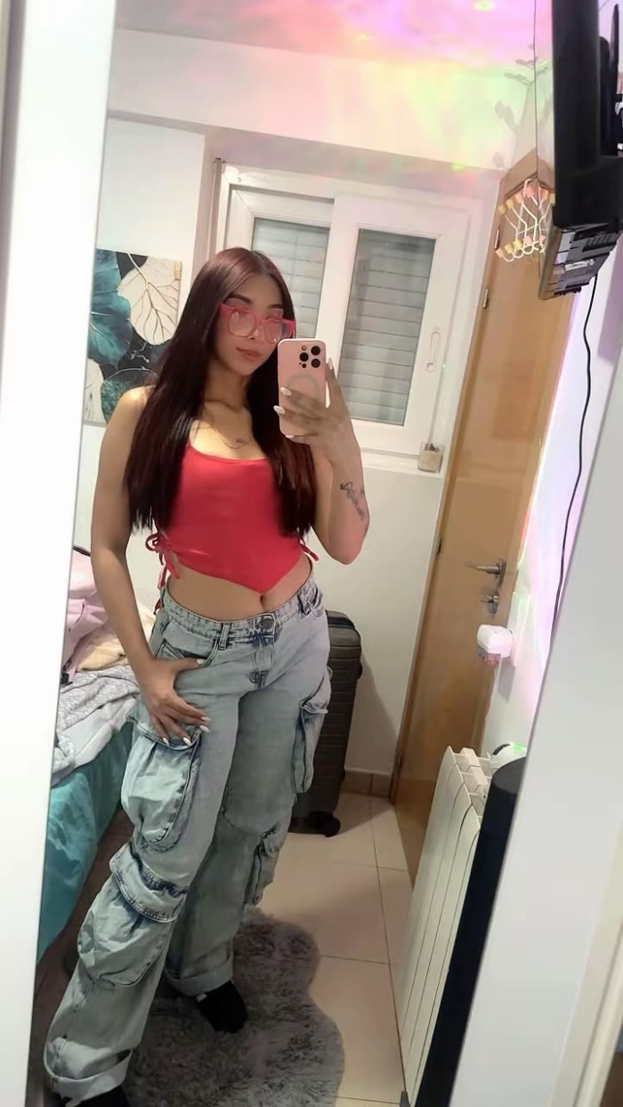 ARDIENTE CACHONDA IMPLICADA DESEOSA DE PLACER