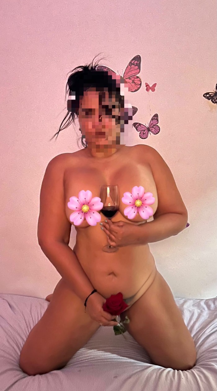 EN VECINDARIO SOY TODA UNA PERRA EN LA CAMA FOLLAM