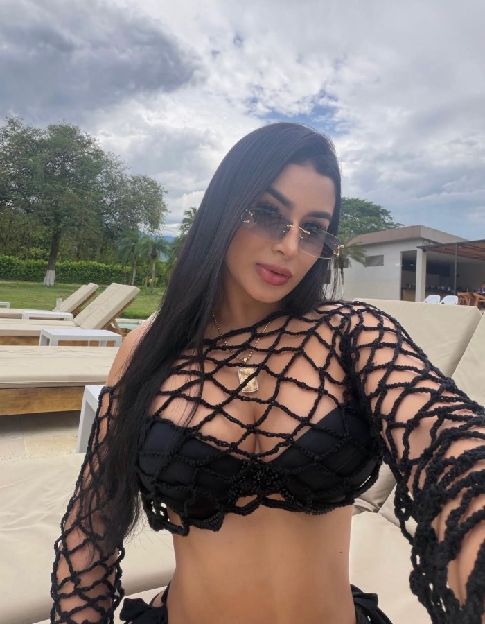 EN LAS CANTERAS DIOSA DEL PLACER MUY CACHONDIT