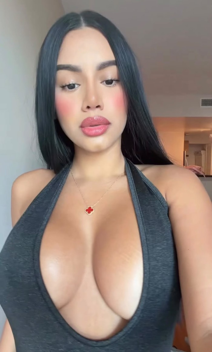Novedad morena guapa Rouse