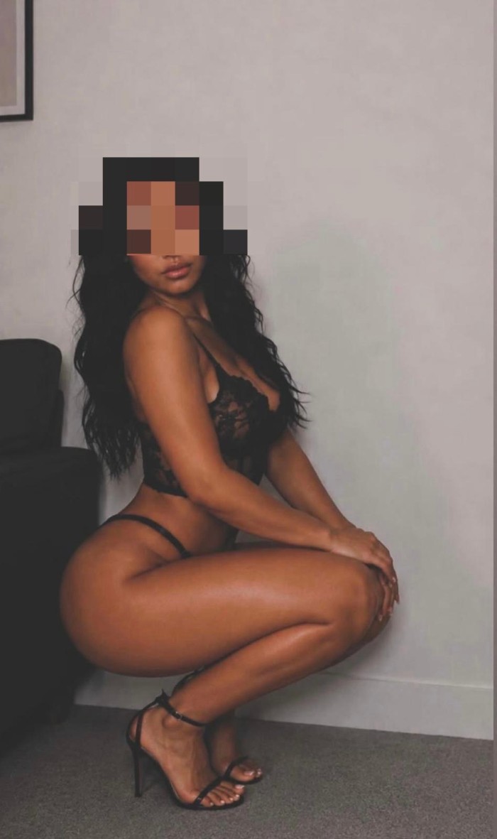 cuerpo de modelo morenaza exclusiva teruel