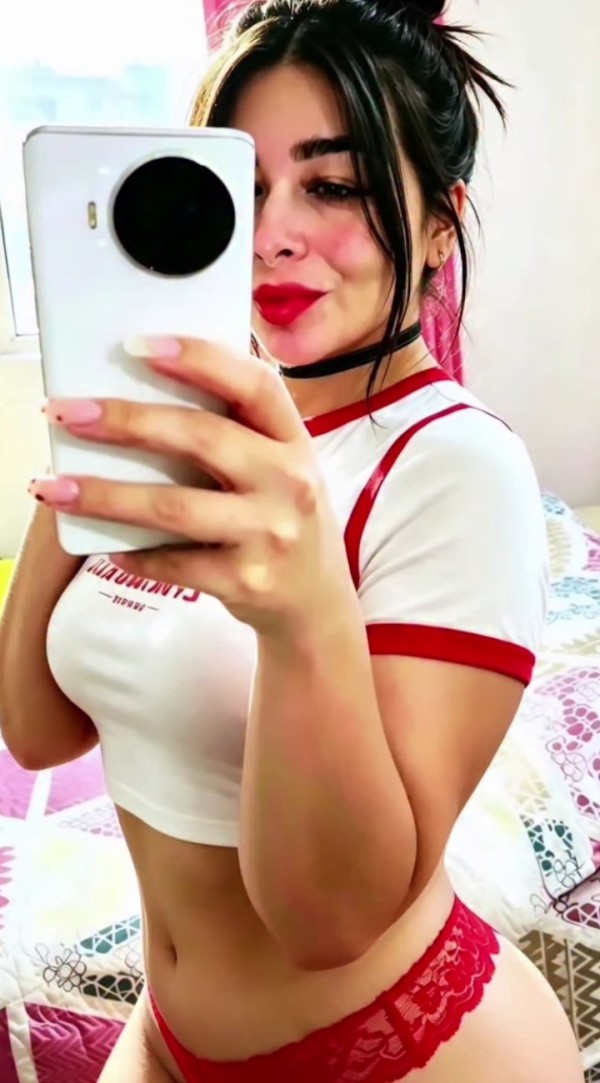 Tu linda amante complaciente