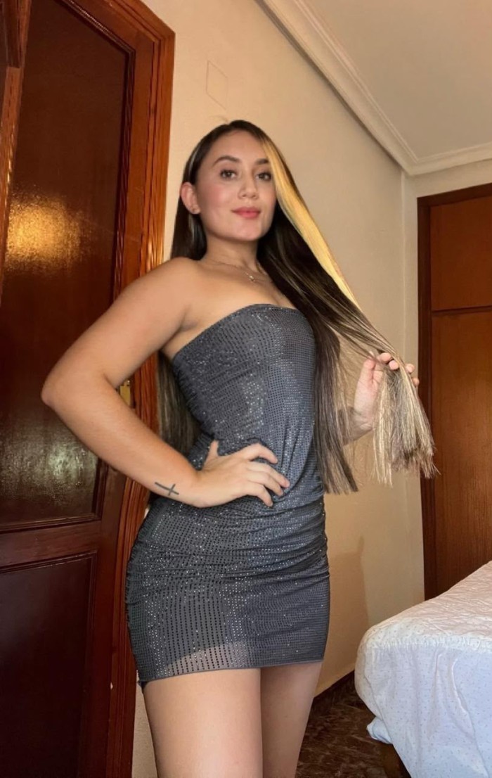 Jovencita rica y cachonda con ganas d pasarlo bien
