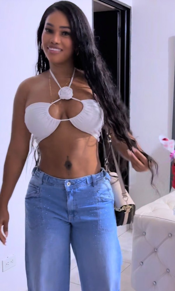 CACHONDA Y DIVERTIDA MORENA