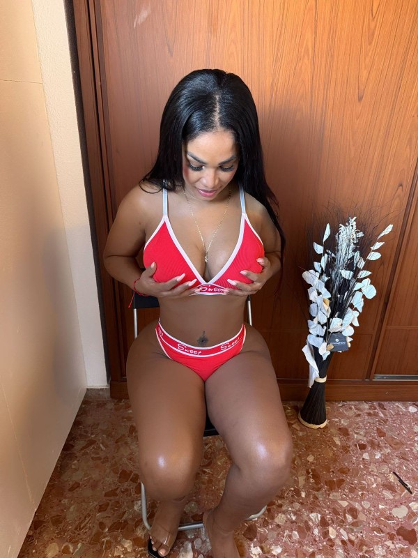 CACHONDA Y DIVERTIDA MORENA