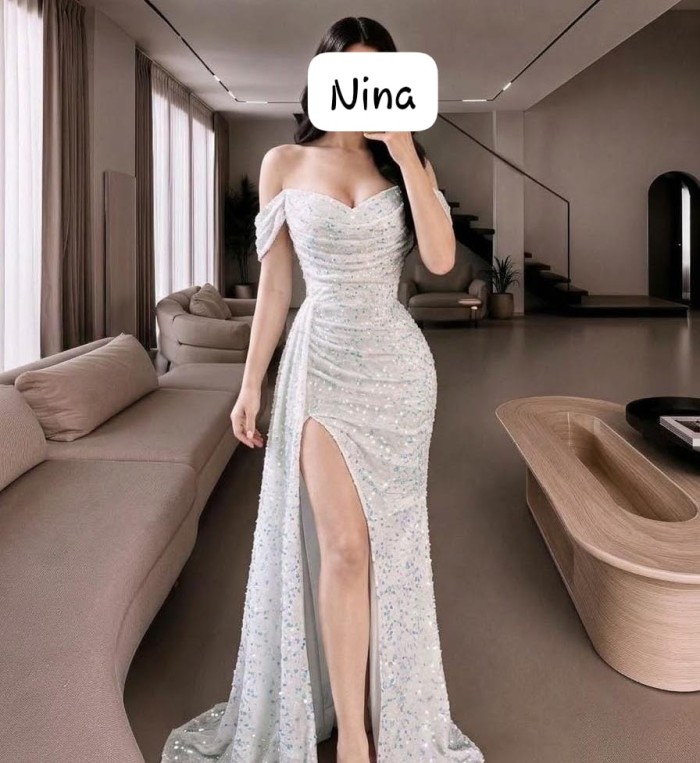 Nina te atiendo en mi piso muy cómodo y discreto