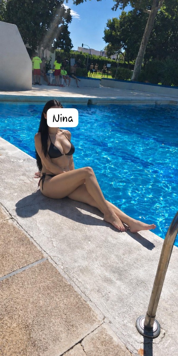 Nina te atiendo en mi piso muy cómodo y discreto