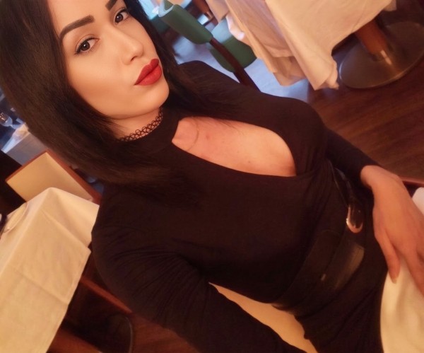 NOVEDAD SELENA LA MÁS CAÑERA/ POLLON/ PLACER
