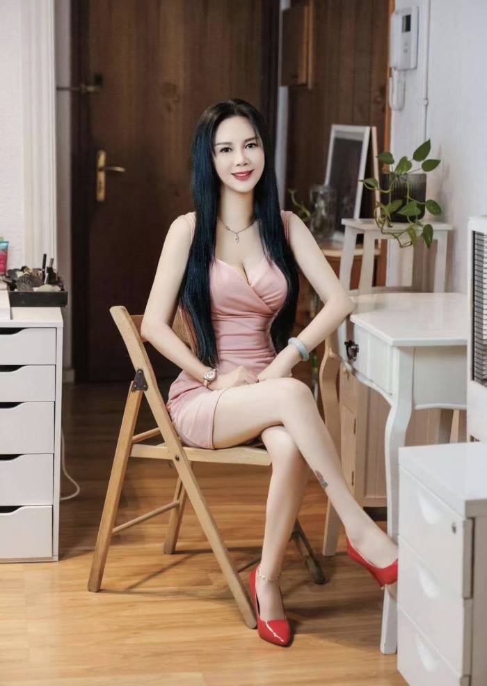 Asiatica implicada muy cariñosa