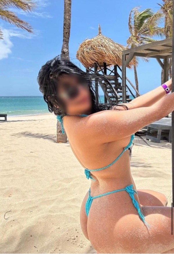 ENTREGADA CACHONDA IMPLICADA DESEOSA DE PLACER