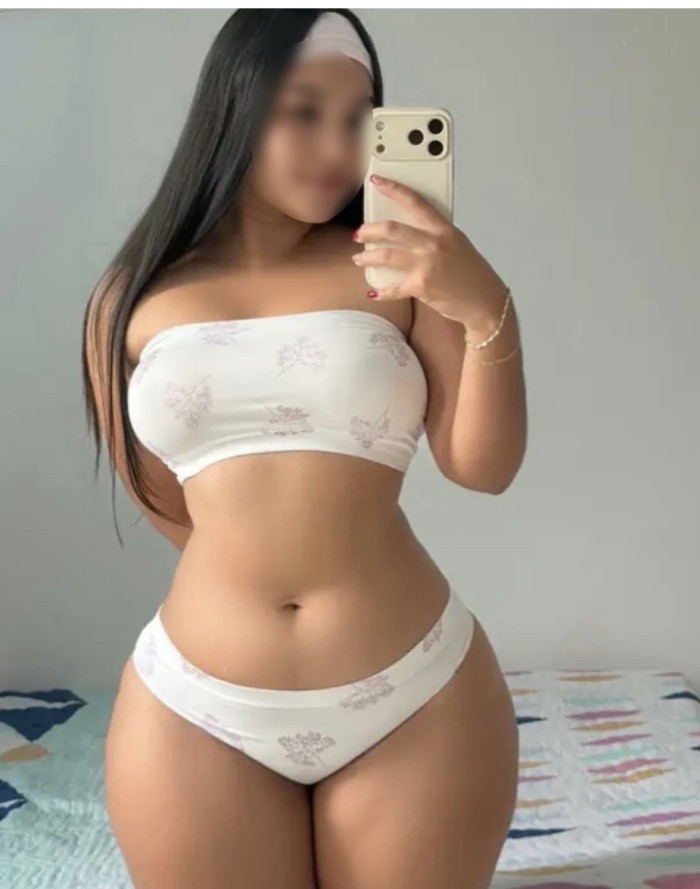 HERMOSA MUJER MORENAZA DE ESCANDALO