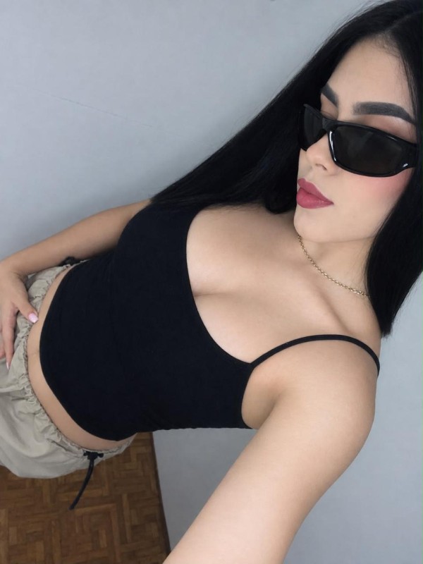 Hola Soy Sabrina y estoy aquí para cumplir tus des