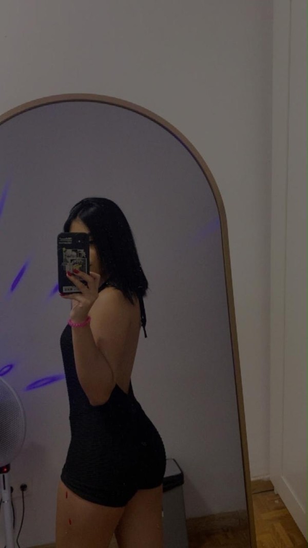 Hola Soy Sabrina y estoy aquí para cumplir tus des