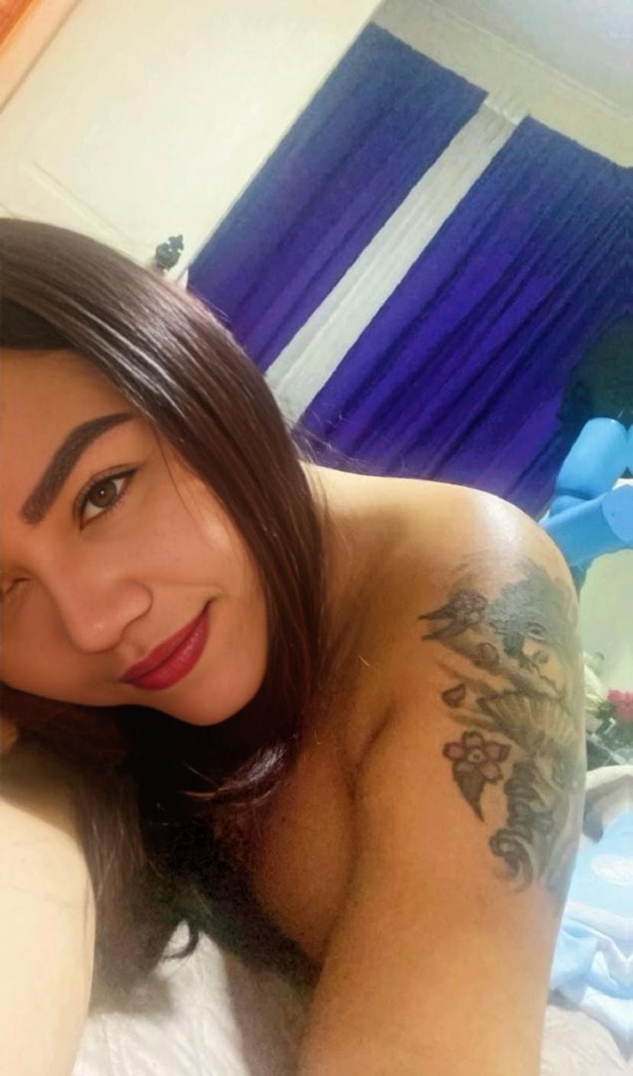 COLOMBIANA MUY FIESTERA CON JUGUETICOS PARA TI