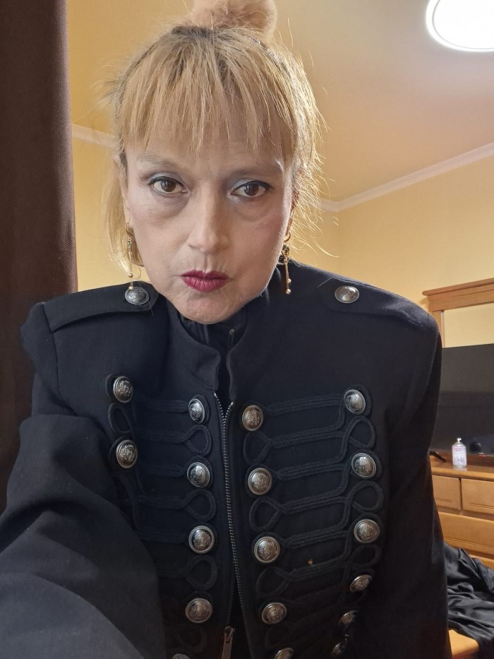 MADURITA ATREVIDA JUGUETONA SENSUAL Y DIVERTIDA