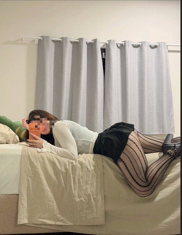Jovencita ardiente tú por tu cuidad