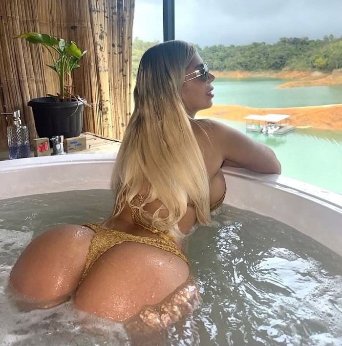 Belleza colombiana, glamour y tentación pura
