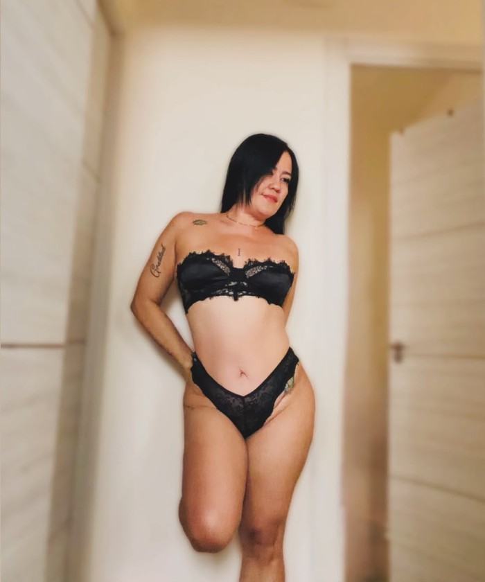 DOS CHICAS MUY JUGUETONAS Y SENSUALES