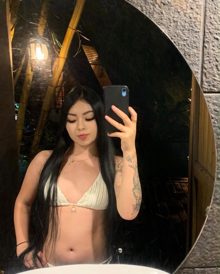 Jovencita cachonda y fiestera