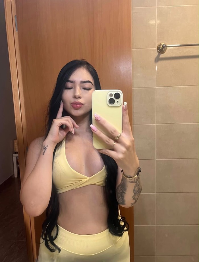 Jovencita cachonda y fiestera