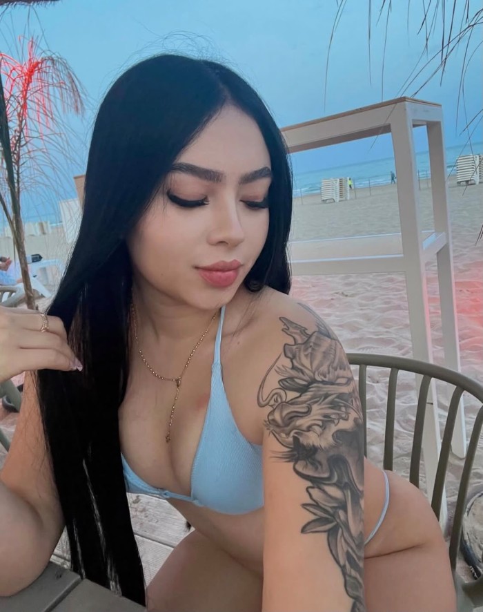 Jovencita cachonda y fiestera
