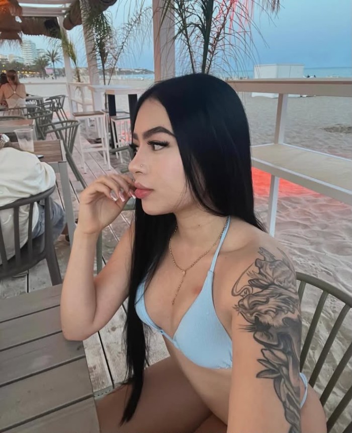 Jovencita cachonda y fiestera