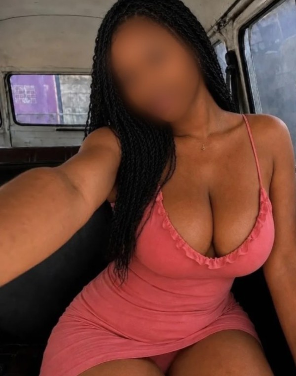 Dominicana con culo y teta grande completa