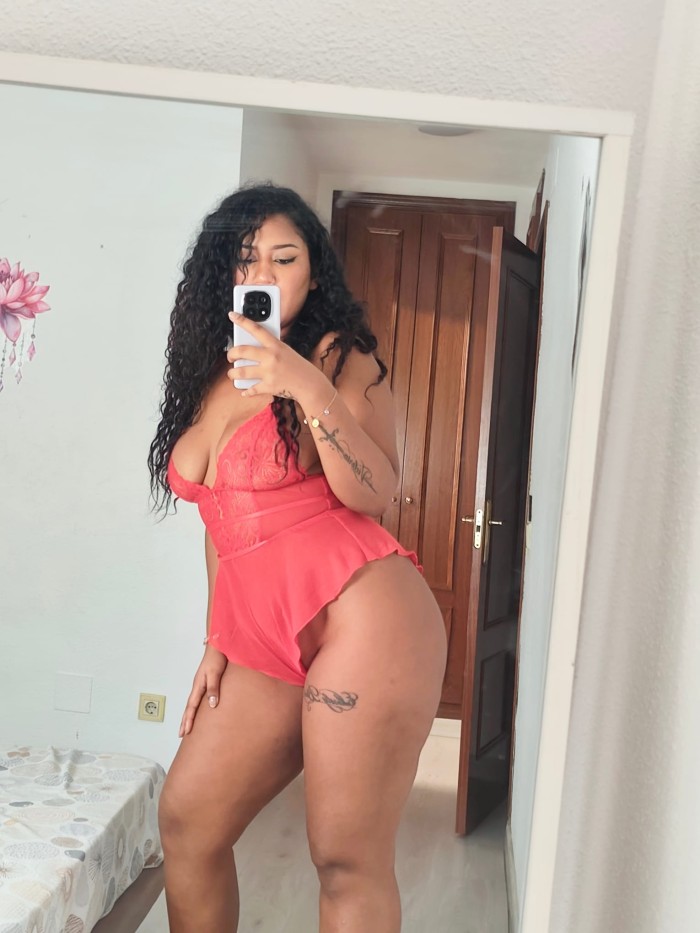 ✯ ✯ 19 AÑOS, JOVENCITA VENEZOLANA CON CURVAS, VICIO Y CERO TABÚES ✯ ✯