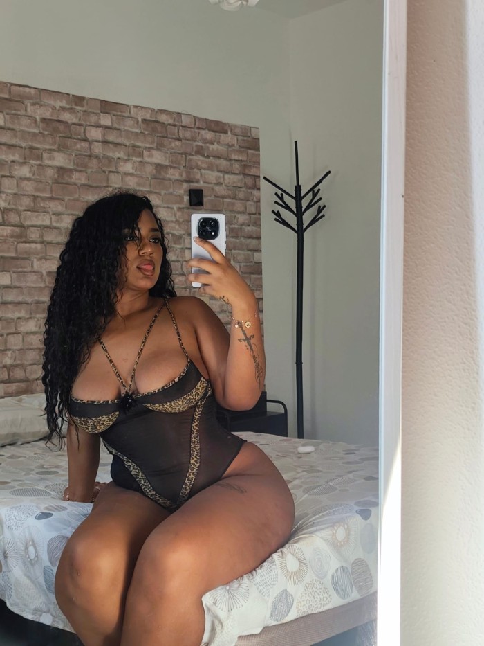 ✯ ✯ 19 AÑOS, JOVENCITA VENEZOLANA CON CURVAS, VICIO Y CERO TABÚES ✯ ✯