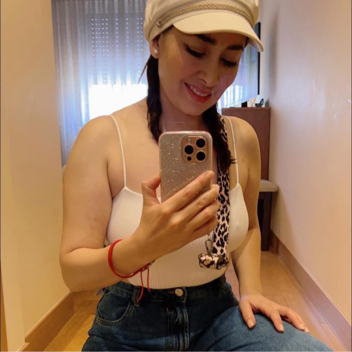 JESSICA ARDIENTE CHUPONA FIESTERA