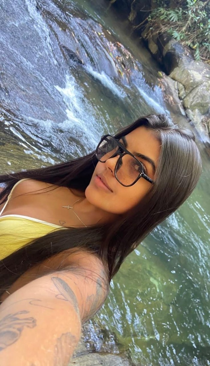 MELANIE JOVENCITA CACHONDA EN EL PUERTO DE SANTA MARIA