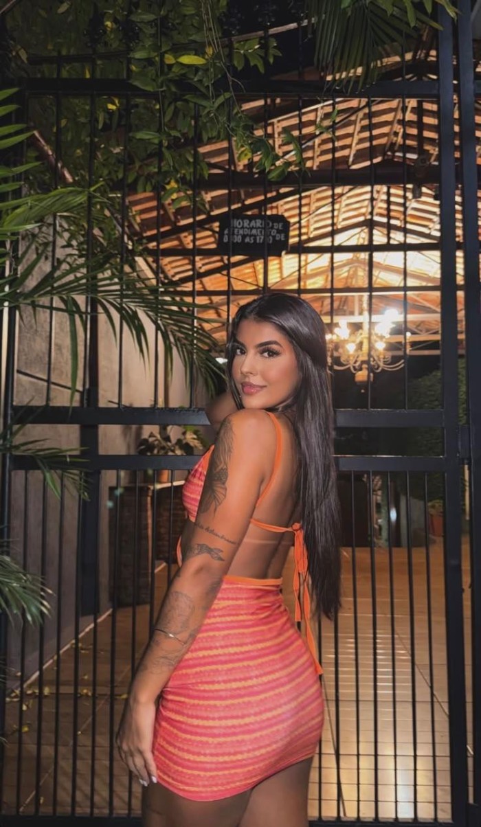 MELANIE JOVENCITA CACHONDA EN EL PUERTO DE SANTA MARIA